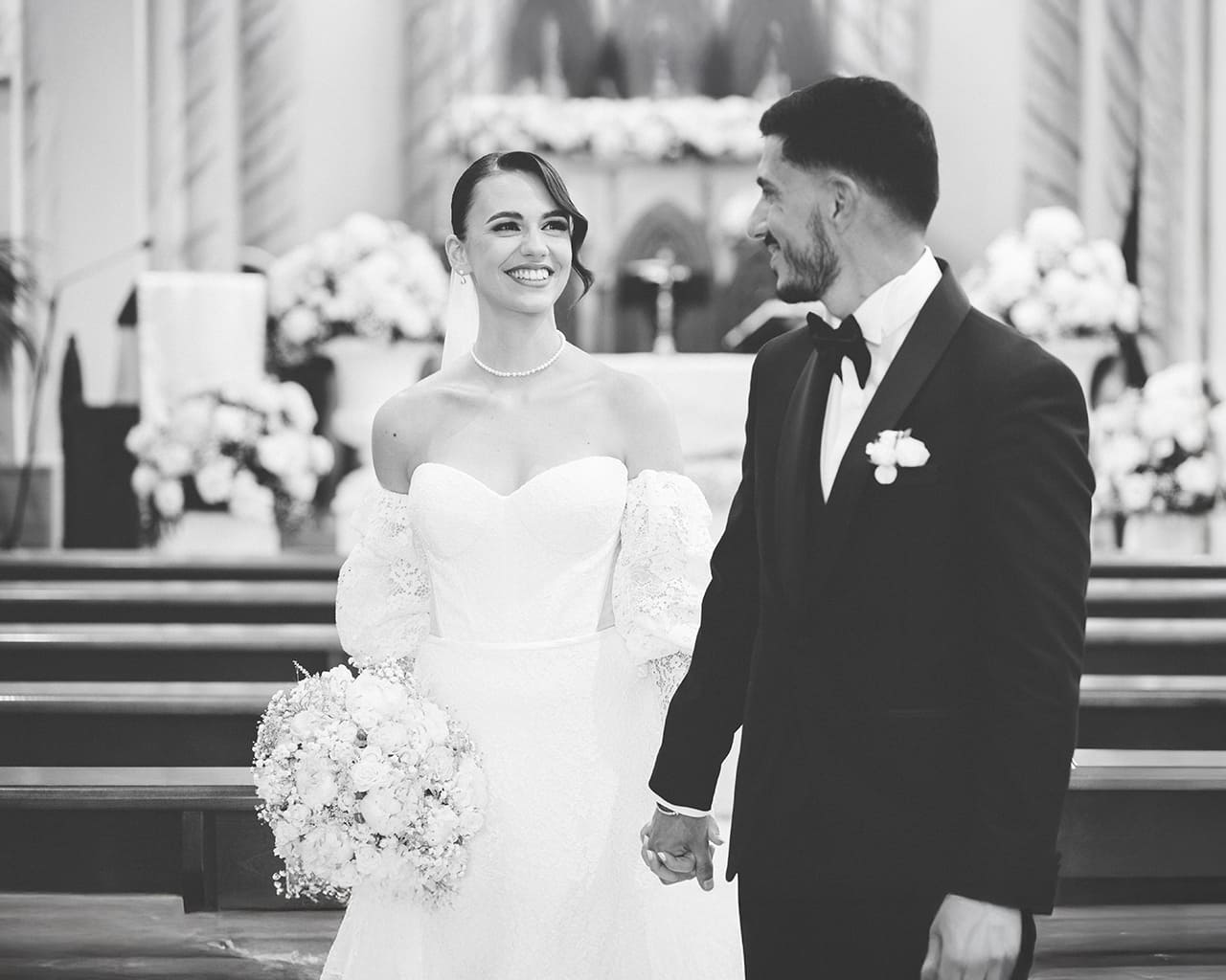 Fotografo matrimonio elegante a Vibo Valentia - sposi che si guardano